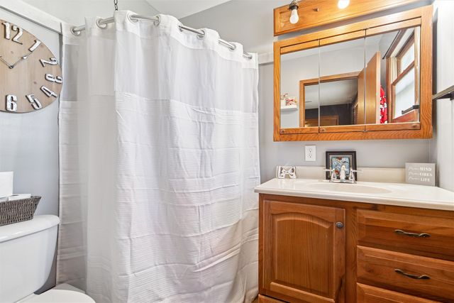 803 W Jefferson Street, Knoxville, IA 50138