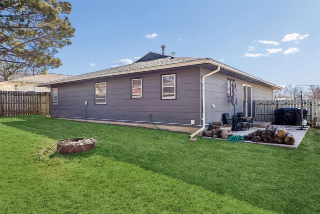 803 W Jefferson Street, Knoxville, IA 50138