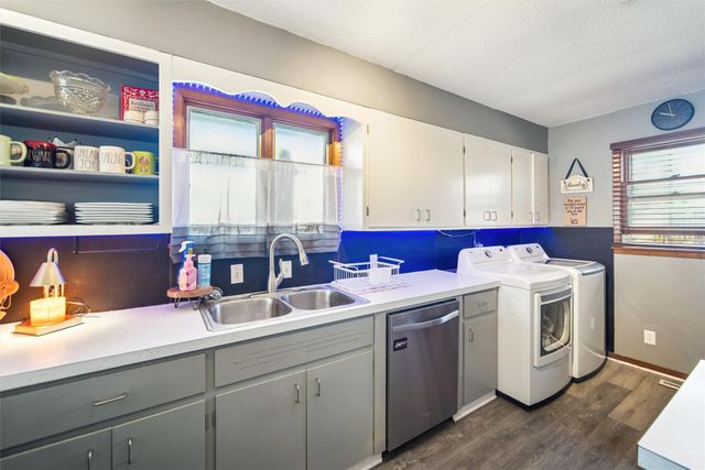 803 W Jefferson Street, Knoxville, IA 50138