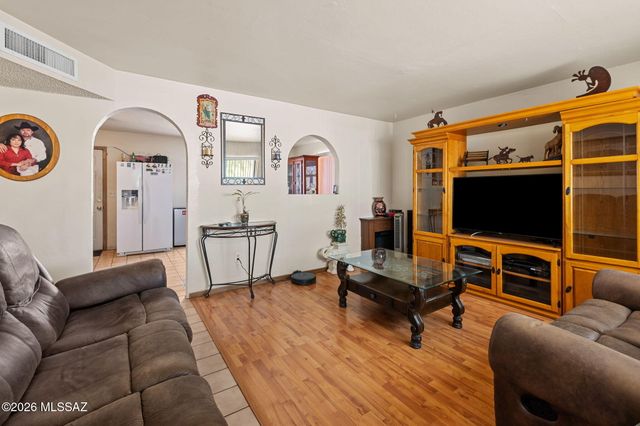 6626 S Van Buren Avenue, Tucson, AZ 85756