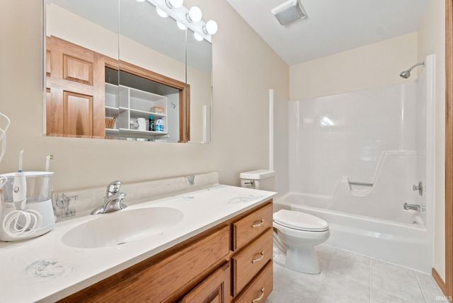 6764 Covington Creek Trail, Fort Wayne, IN 46804