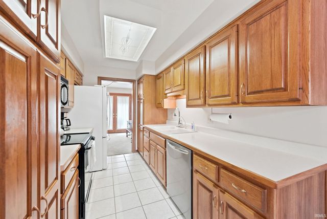 6764 Covington Creek Trail, Fort Wayne, IN 46804