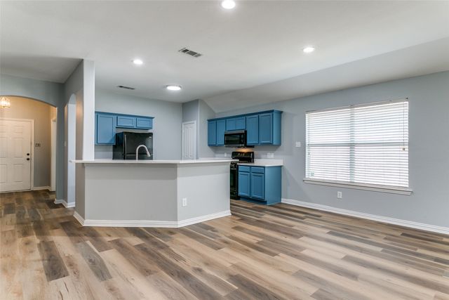 815 Creekside Drive, Little Elm, TX 75068