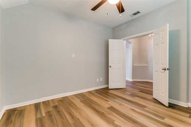 815 Creekside Drive, Little Elm, TX 75068