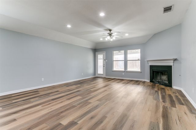 815 Creekside Drive, Little Elm, TX 75068