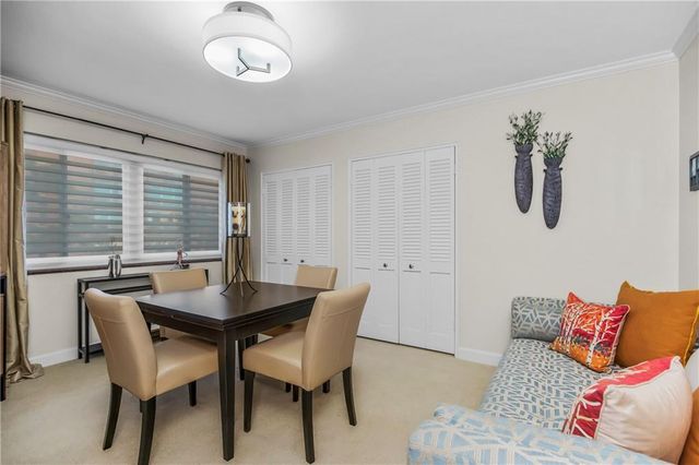 310 W 49th Street 303, Kansas City, MO 64112