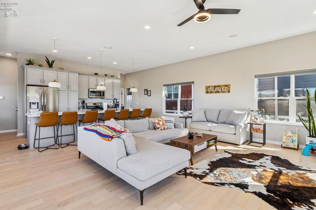 W 412 Shoreline Drive, Sandusky, OH 44870