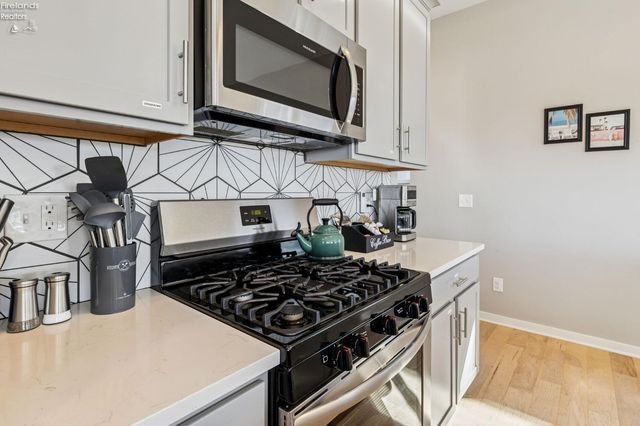 W 412 Shoreline Drive, Sandusky, OH 44870