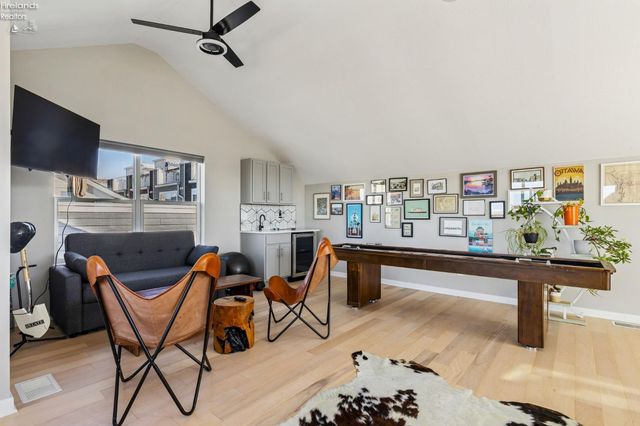 W 412 Shoreline Drive, Sandusky, OH 44870