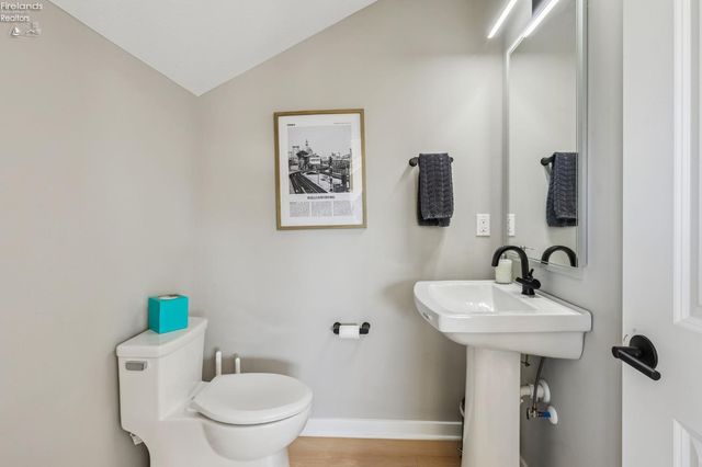 W 412 Shoreline Drive, Sandusky, OH 44870