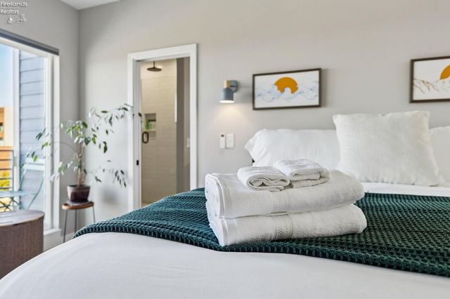 W 412 Shoreline Drive, Sandusky, OH 44870