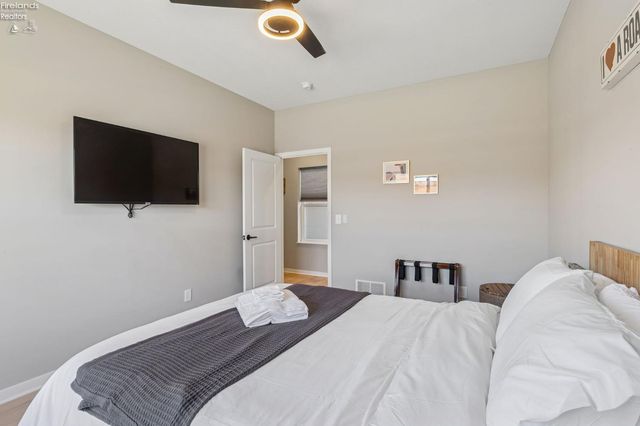 W 412 Shoreline Drive, Sandusky, OH 44870