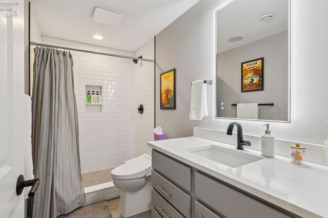 W 412 Shoreline Drive, Sandusky, OH 44870