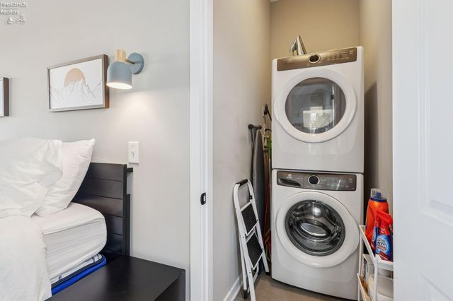 W 412 Shoreline Drive, Sandusky, OH 44870