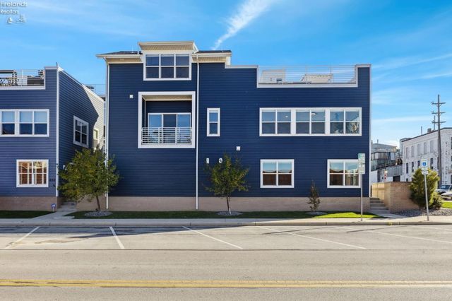 W 412 Shoreline Drive, Sandusky, OH 44870