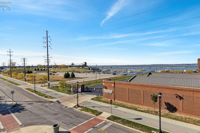 W 412 Shoreline Drive, Sandusky, OH 44870