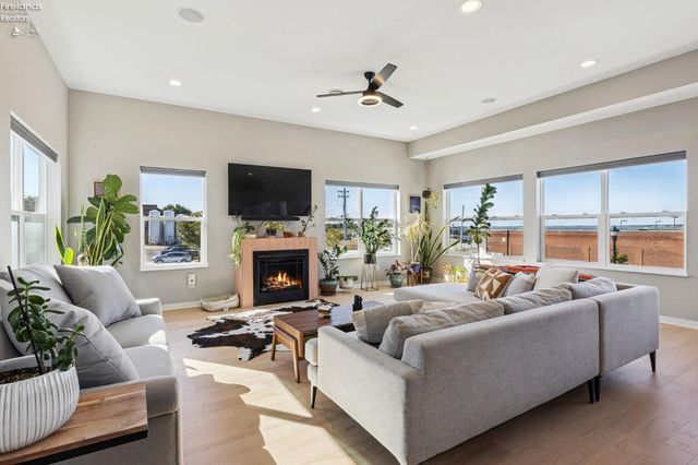 W 412 Shoreline Drive, Sandusky, OH 44870