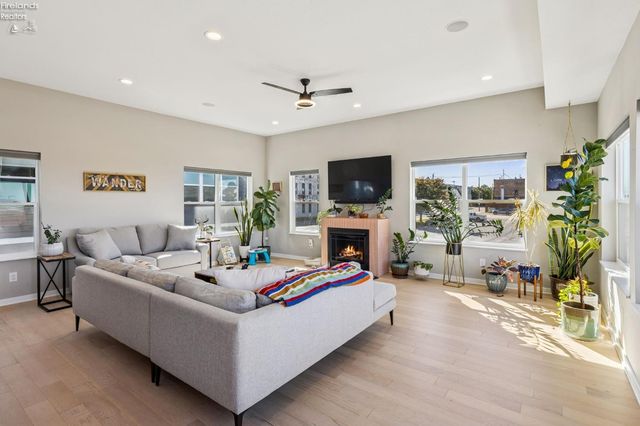 W 412 Shoreline Drive, Sandusky, OH 44870