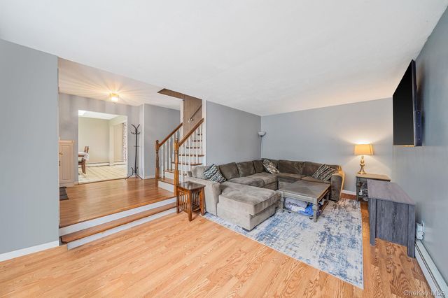 1532 Gogel Street, Holbrook, NY 11741