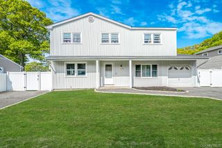 1532 Gogel Street, Holbrook, NY 11741