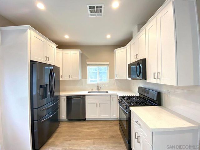 4941 Gary St., San Diego, CA 92115