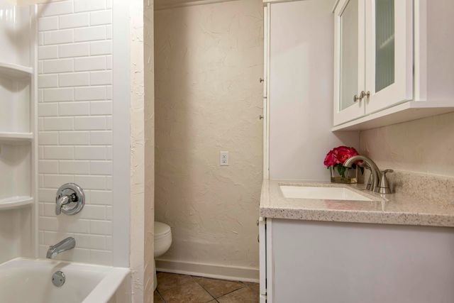 311 W Pleasant Street, Aurora, MO 65605