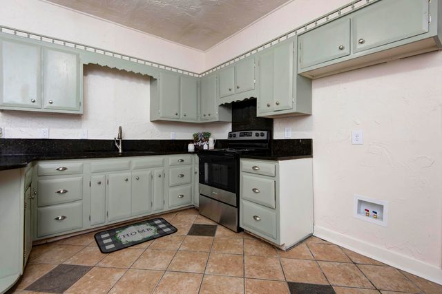 311 W Pleasant Street, Aurora, MO 65605