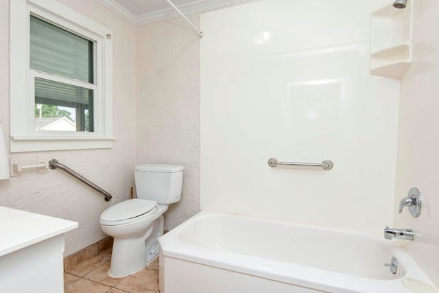 311 W Pleasant Street, Aurora, MO 65605