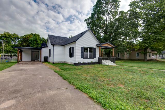 311 W Pleasant Street, Aurora, MO 65605