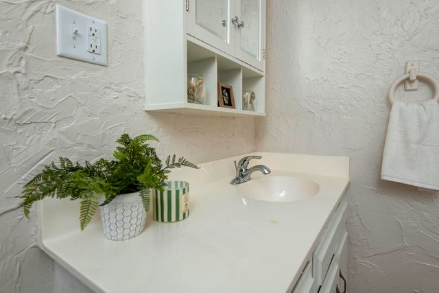 311 W Pleasant Street, Aurora, MO 65605