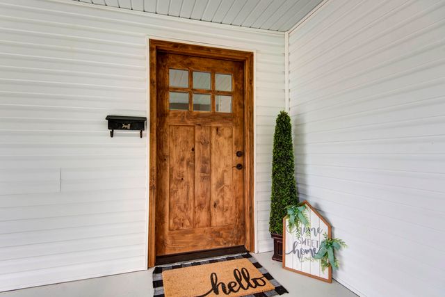 311 W Pleasant Street, Aurora, MO 65605