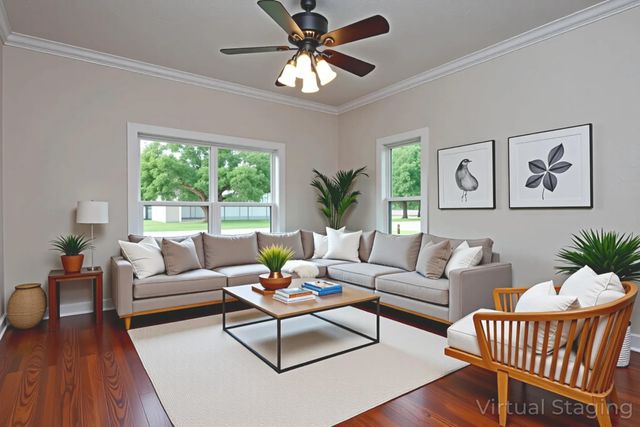 311 W Pleasant Street, Aurora, MO 65605