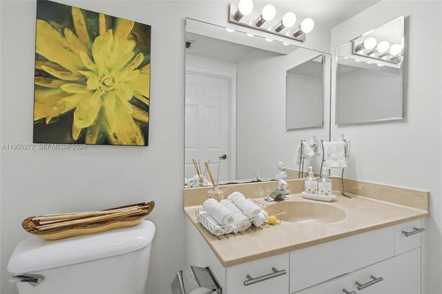 15842 NW 10th St, Pembroke Pines, FL 33028