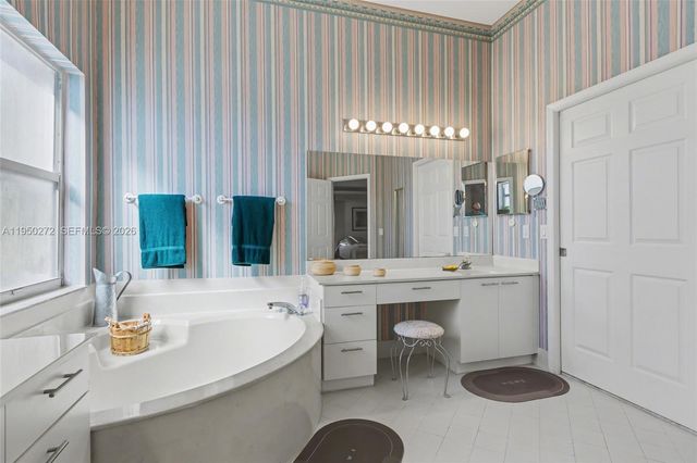 15842 NW 10th St, Pembroke Pines, FL 33028