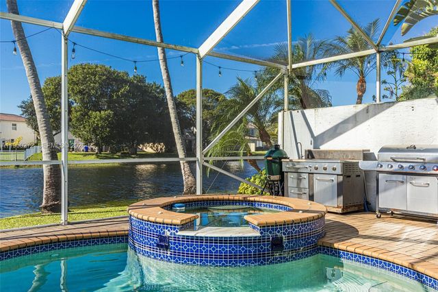 15842 NW 10th St, Pembroke Pines, FL 33028