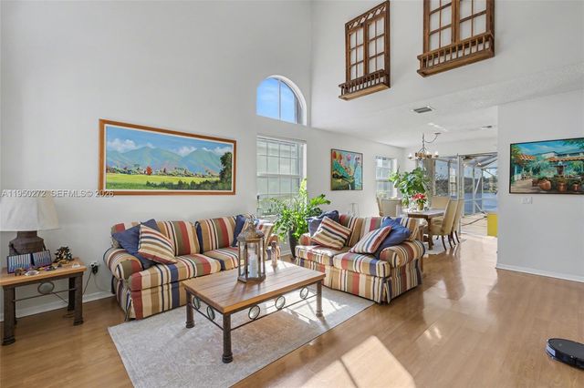 15842 NW 10th St, Pembroke Pines, FL 33028