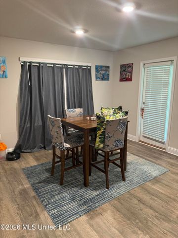 6587 Eastland Circle, Biloxi, MS 39532