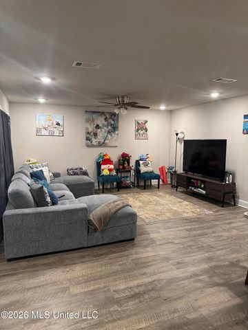 6587 Eastland Circle, Biloxi, MS 39532
