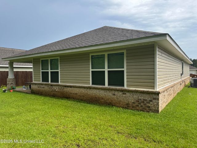 6587 Eastland Circle, Biloxi, MS 39532