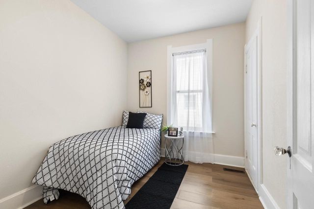 118 E North AVENUE, Milwaukee, WI 53212