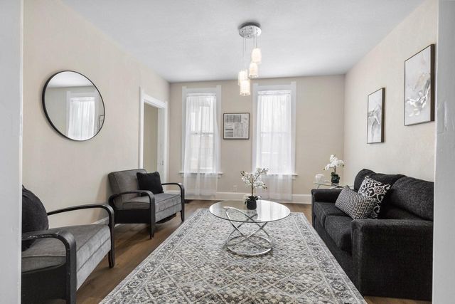 118 E North AVENUE, Milwaukee, WI 53212