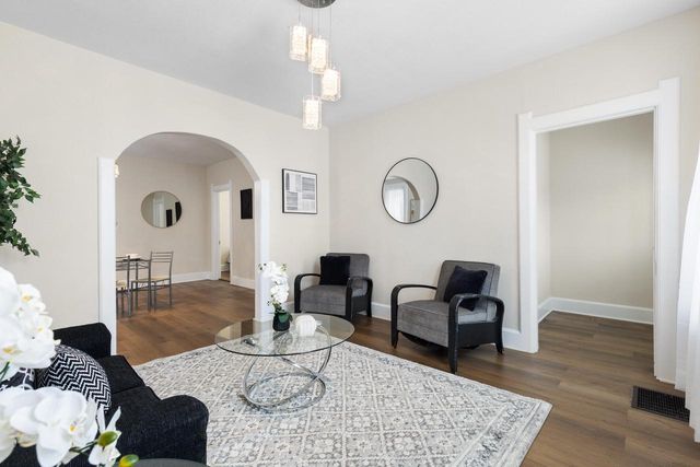 118 E North AVENUE, Milwaukee, WI 53212