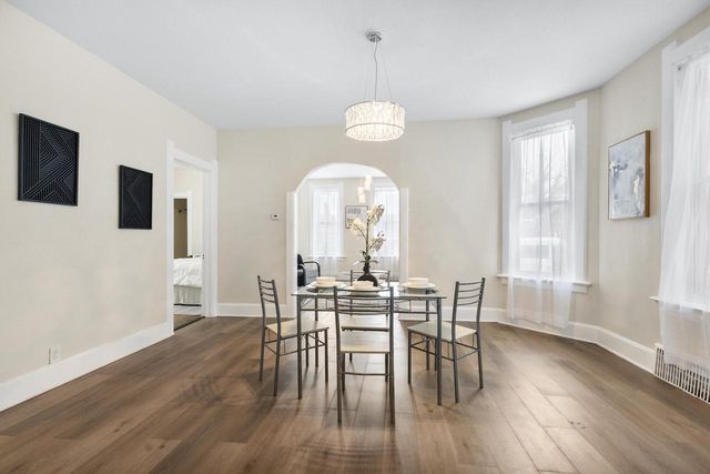 118 E North AVENUE, Milwaukee, WI 53212