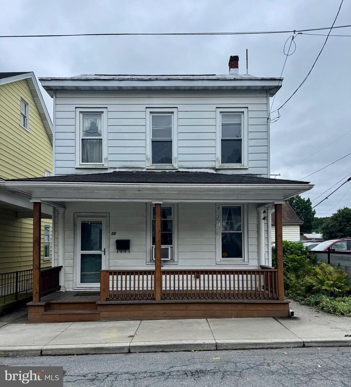 12 MAPLE ST, Pine Grove, PA 17963