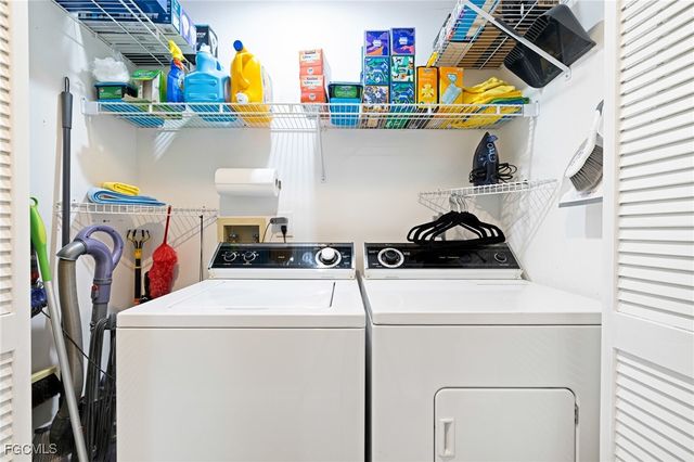 5805 Trailwinds DR 326, Fort Myers, FL 33907