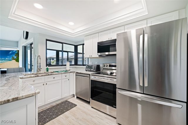 5805 Trailwinds DR 326, Fort Myers, FL 33907