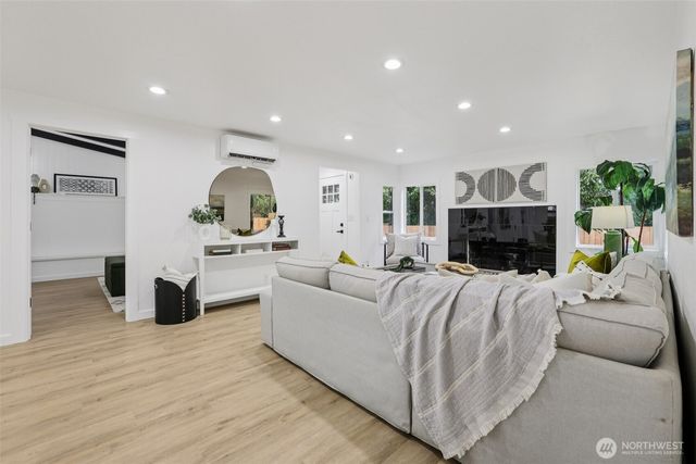 13107 Military Road S, Seatac, WA 98168