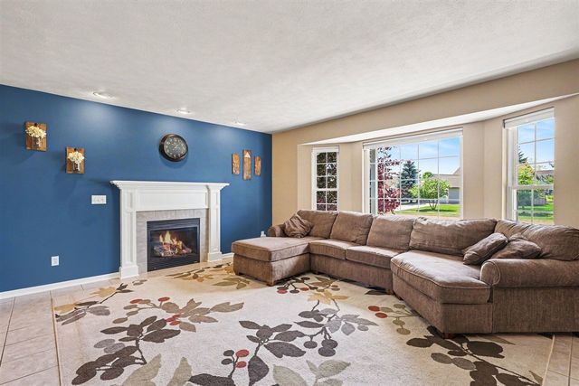 7046 Shady Knoll Drive, Caledonia, MI 49316