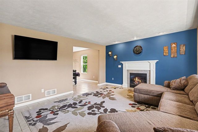 7046 Shady Knoll Drive, Caledonia, MI 49316