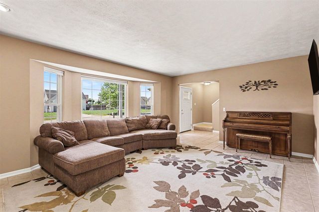 7046 Shady Knoll Drive, Caledonia, MI 49316